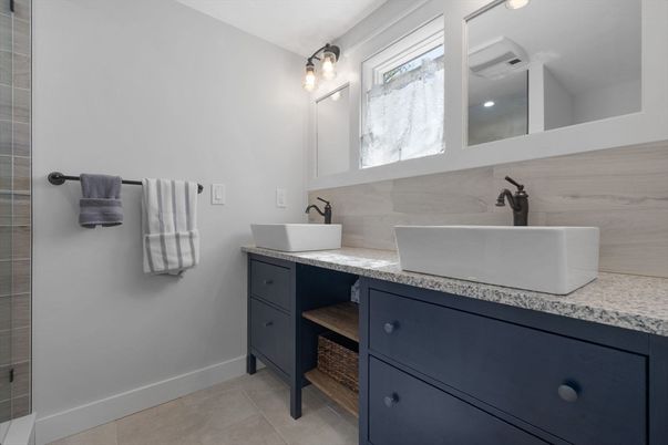 Bathroom, Dual Sink Vanities, Interior