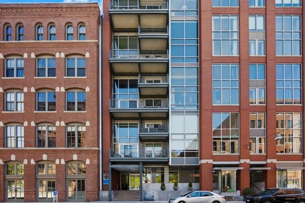 Exterior, Facade, Brick Facade, Rowhouse