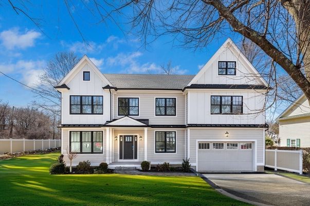 Attached, Exterior, Facade, Farmhouse