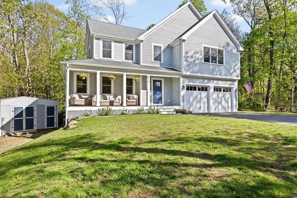 Attached, Exterior, Facade, Farmhouse