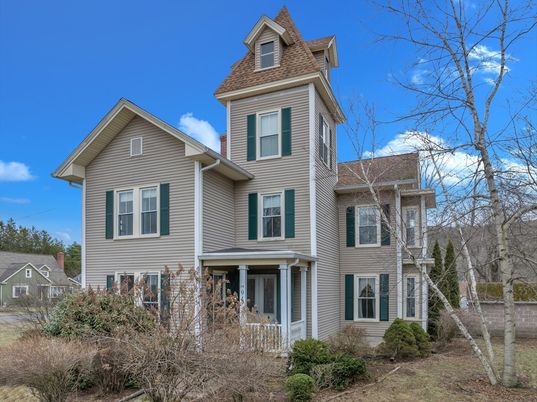 Exterior, Facade, Queen Anne Victorian