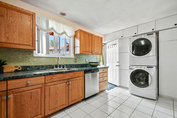 Interior, Kitchen, Recessed Lighting, Washer