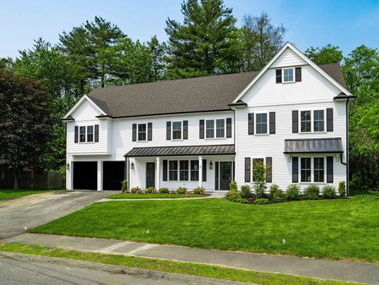 Attached, Exterior, Facade, Farmhouse