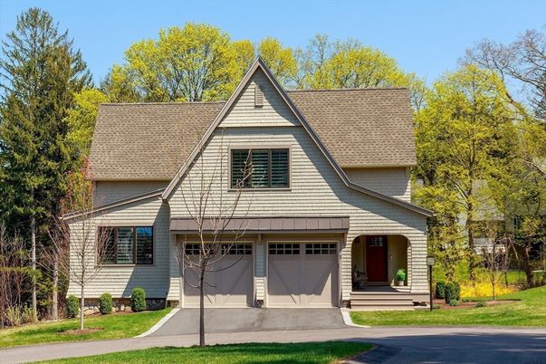 Attached, Exterior, Facade, Farmhouse