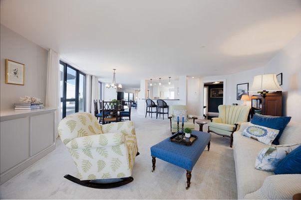 Chandelier, Dining room, Interior, Living room, Pendant Lights