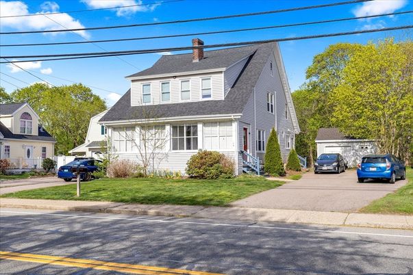 Exterior, Facade, Cape Cod