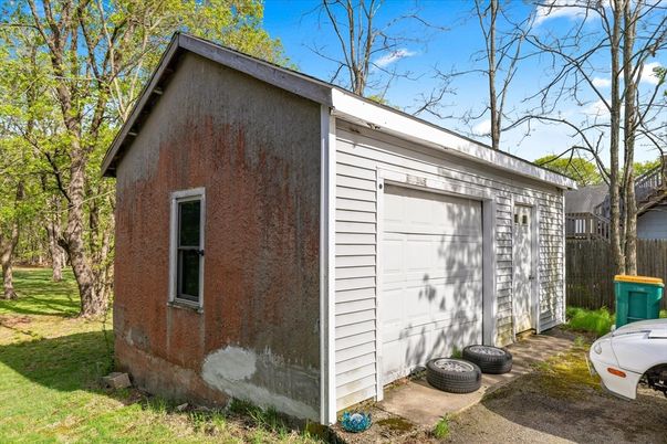 Detached Garage, Exterior
