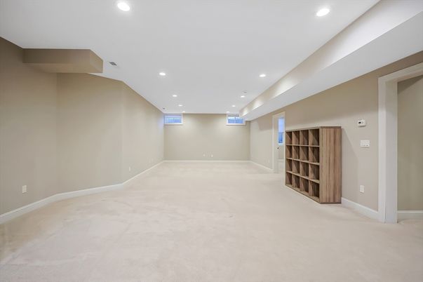 Empty room, Interior, Recessed Lighting