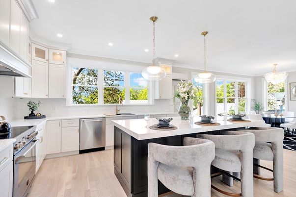 Chandelier, Dining room, Interior, Kitchen, Pendant Lights, Recessed Lighting, Stainless Steel Appliances, Wood Texture Flooring