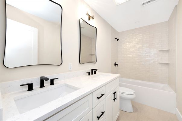 Bathroom, Dual Sink Vanities, Interior
