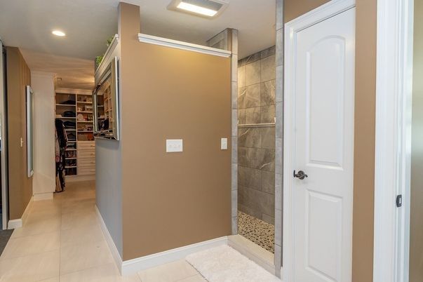 Bathroom, Interior, Recessed Lighting, Walk-in Closets