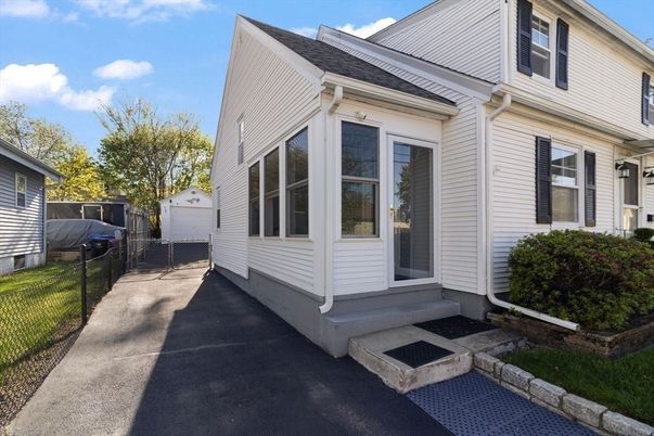 Detached Garage, Exterior