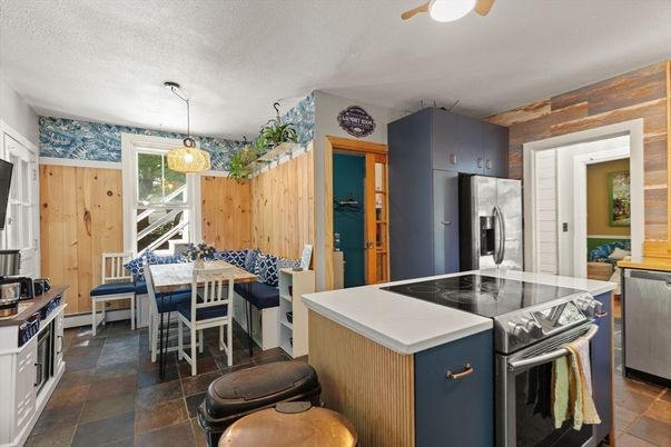 Dining room, Interior, Kitchen, Pendant Lights, Stainless Steel Appliances