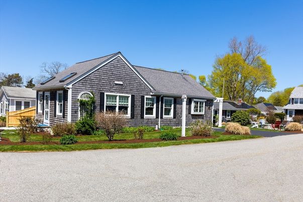 Exterior, Facade, Cape Cod