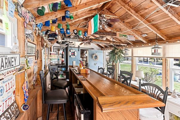 Dining room, Interior, Pendant Lights, Wooden Beams, Wooden Ceilings