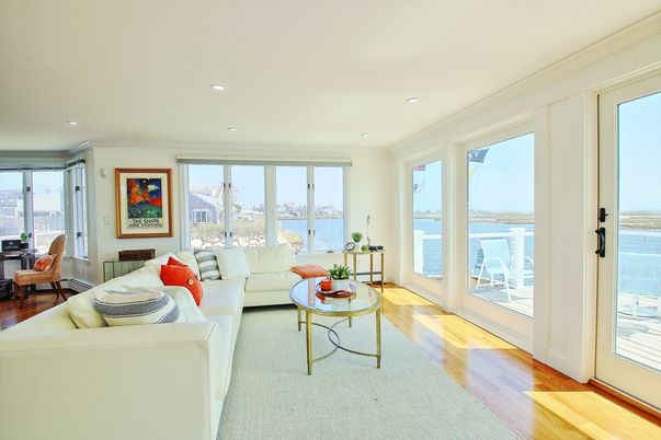 Interior, Living room, Recessed Lighting, Water, Wood Texture Flooring