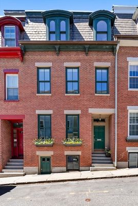 Exterior, Facade, Brick Facade, Rowhouse