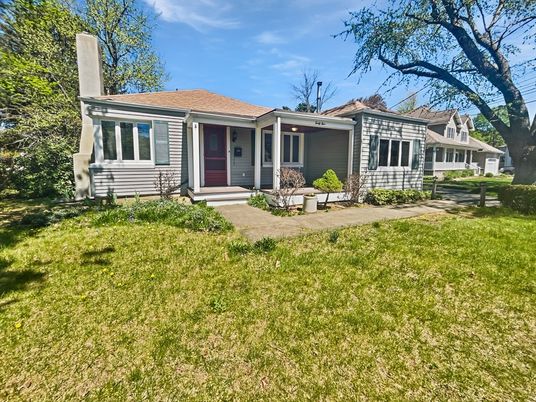 Backyard, Exterior, Facade, Ranch