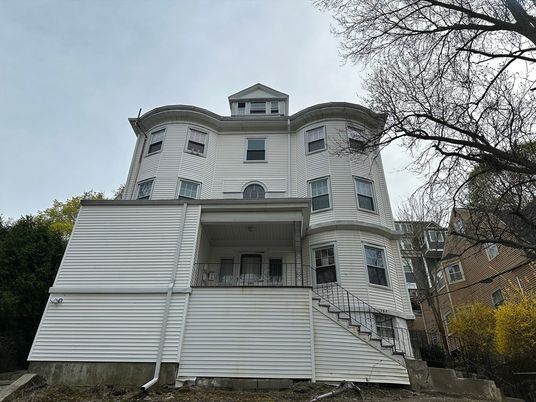 Exterior, Facade, Queen Anne Victorian