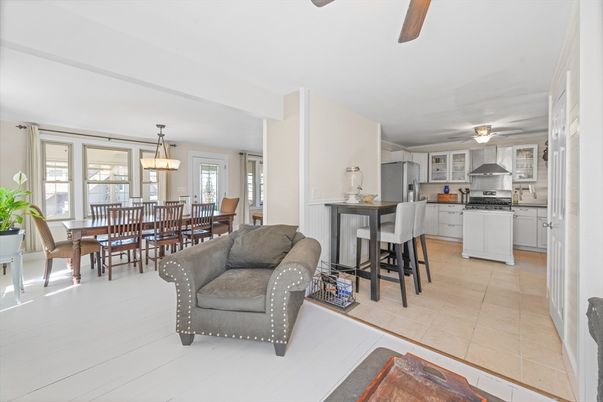 Dining room, Interior, Kitchen, Pendant Lights, Stainless Steel Appliances