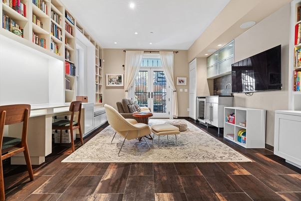 Interior, Living room, Recessed Lighting, Wood Texture Flooring