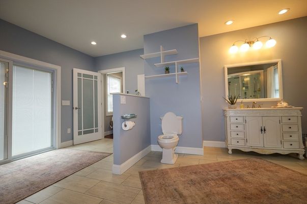 Bathroom, Interior, Recessed Lighting