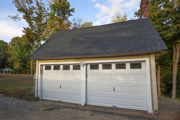 Detached Garage, Exterior