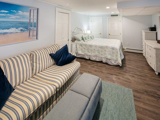 Bedroom, Interior, Recessed Lighting, Water, Wood Texture Flooring