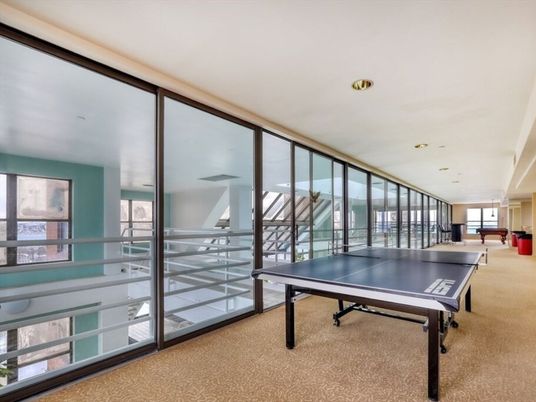 Game Room, Interior, Recessed Lighting