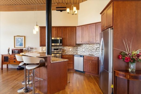 Dining room, Interior, Kitchen, Pendant Lights, Stainless Steel Appliances, Wooden Beams, Wooden Ceilings, Wood Texture Flooring