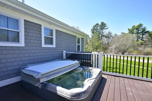 Exterior, Hot Tub