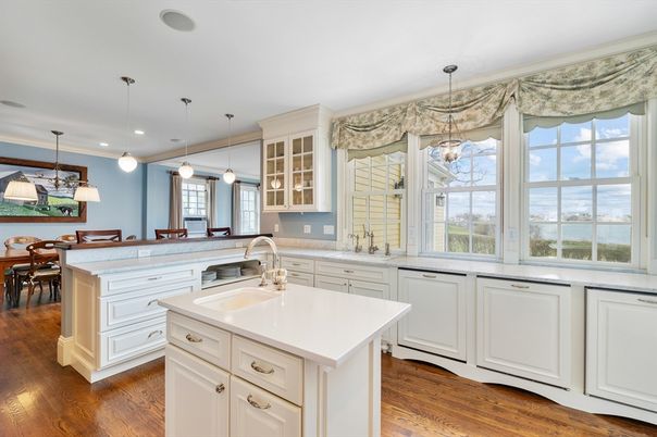 Dining room, Interior, Kitchen, Pendant Lights, Recessed Lighting, Wood Texture Flooring