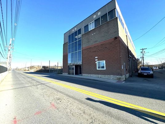Exterior, Facade, Brick Facade, Highrise