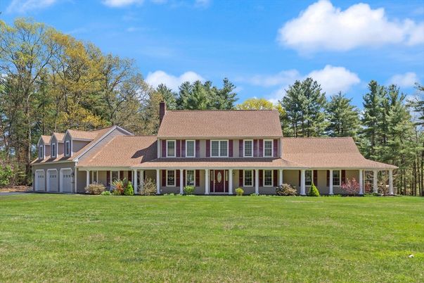 Backyard, Exterior, Facade, Cape Cod