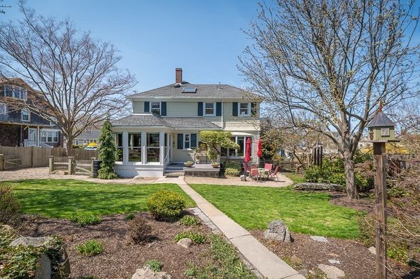 Backyard, Exterior, Facade, American Foursquare