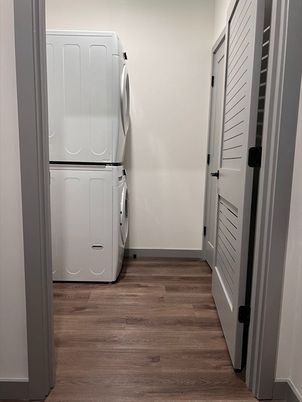 Interior, Utility Closets, Washer, Wood Texture Flooring