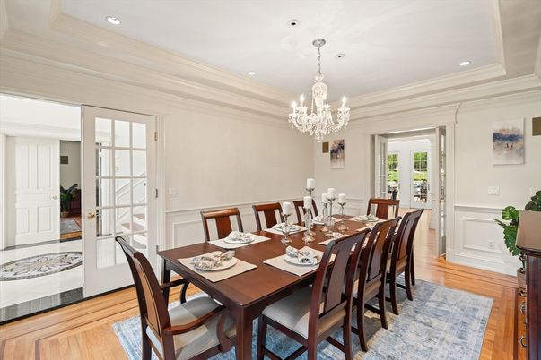 Chandelier, Dining room, Interior, Recessed Lighting, Wood Texture Flooring