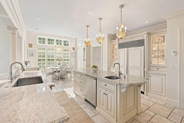 Chandelier, Dining room, Interior, Kitchen, Pendant Lights, Recessed Lighting, Stainless Steel Appliances