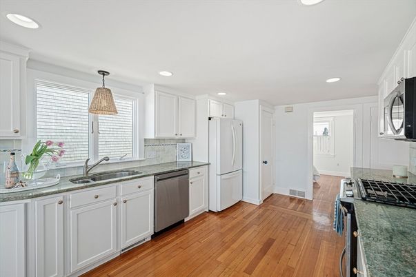 Interior, Kitchen, Pendant Lights, Recessed Lighting, Wood Texture Flooring