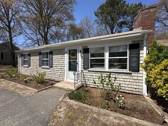 Exterior, Facade, Cape Cod