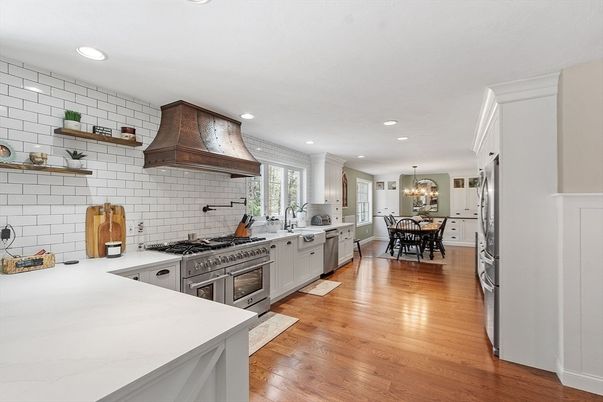 Chandelier, Dining room, Interior, Kitchen, Recessed Lighting, Stainless Steel Appliances, Wood Texture Flooring