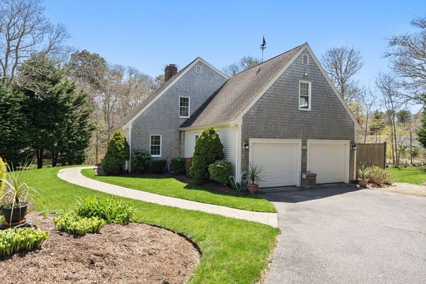 Attached, Exterior, Facade, Brick Facade, Farmhouse