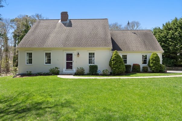 Backyard, Exterior, Facade, Cape Cod