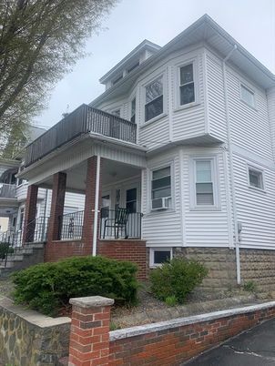 Exterior, Facade, Brick Facade, Queen Anne Victorian