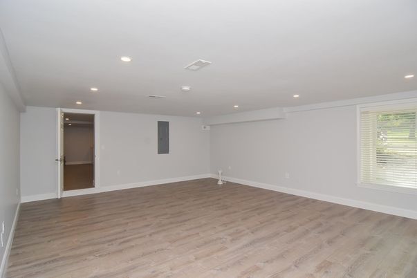 Empty room, Interior, Recessed Lighting, Wood Texture Flooring