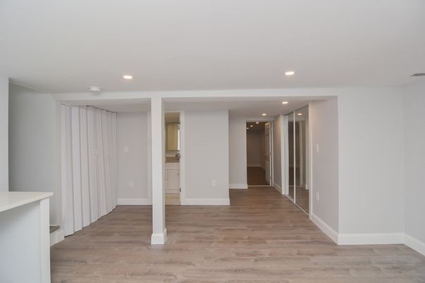 Empty room, Interior, Recessed Lighting, Wood Texture Flooring