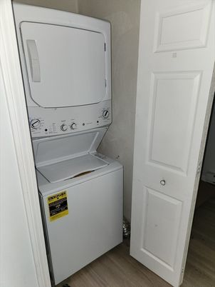 Interior, Utility Closets, Washer, Wood Texture Flooring