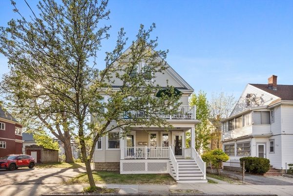 Exterior, Facade, Queen Anne Victorian