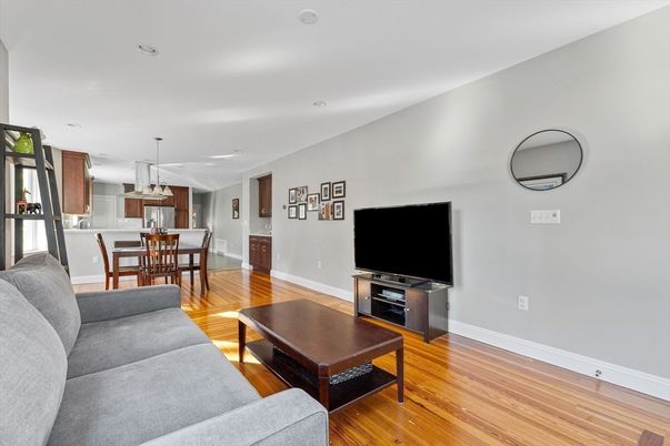Dining room, Interior, Living room, Pendant Lights, Recessed Lighting, Wood Texture Flooring