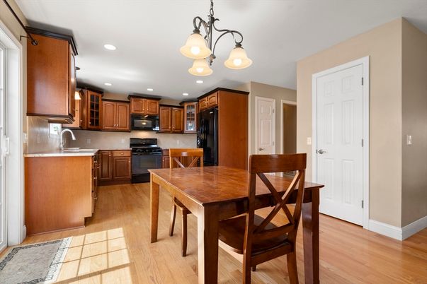 Dining room, Interior, Kitchen, Recessed Lighting, Wood Texture Flooring